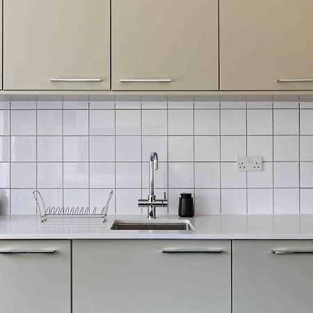 Modern 3 Bed Apartment In Tottenham Londyn Zewnętrze zdjęcie