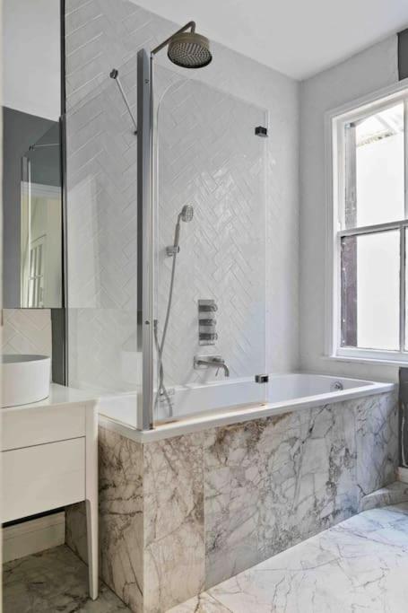 Modern 3 Bed Apartment In Tottenham Londyn Zewnętrze zdjęcie